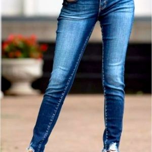 KanCan Signature Flora Low Rise Ankle Skinny Jeans